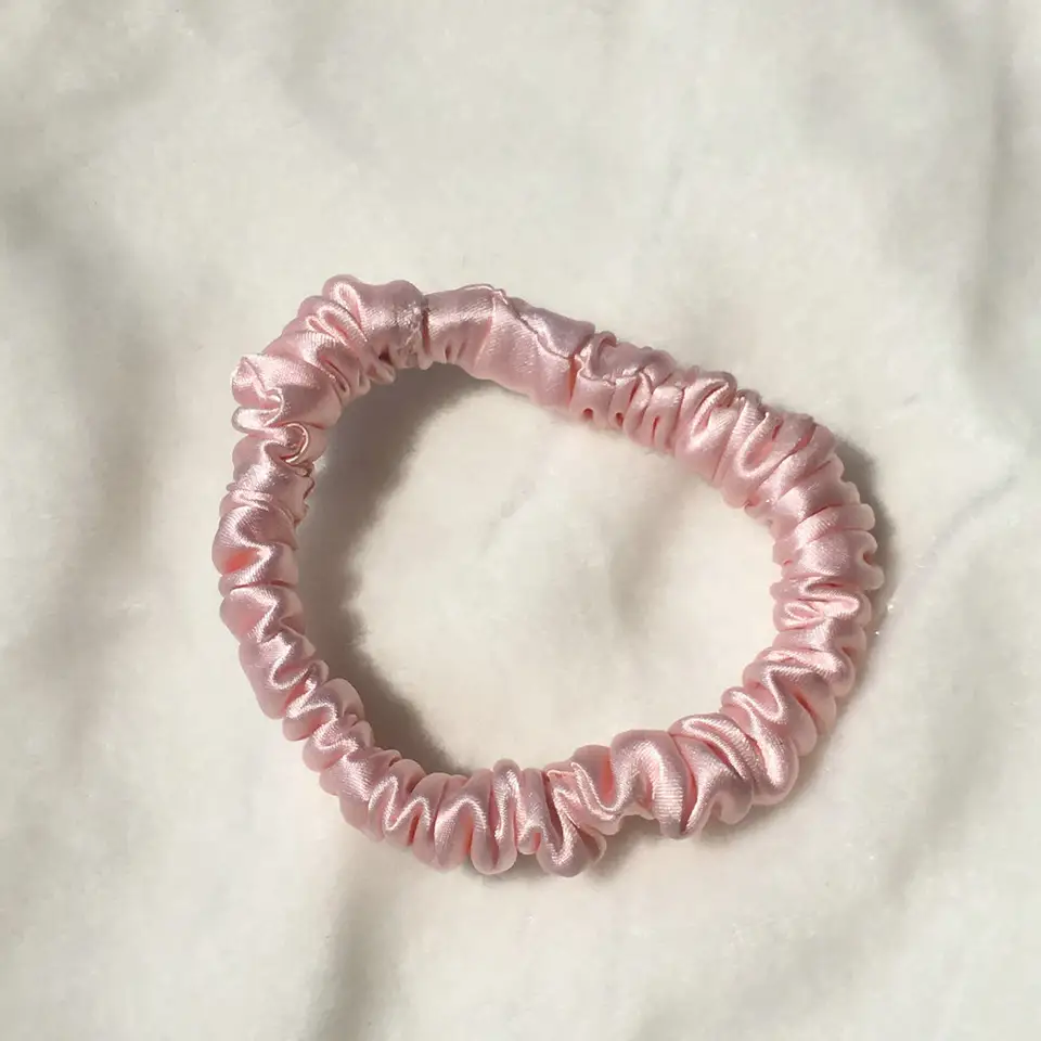 pink small scrunchies